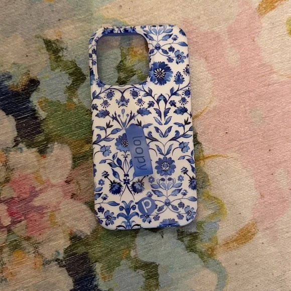 iPhone 15 Pro Blue Willow Loopy Case - Picture 3 of 8
